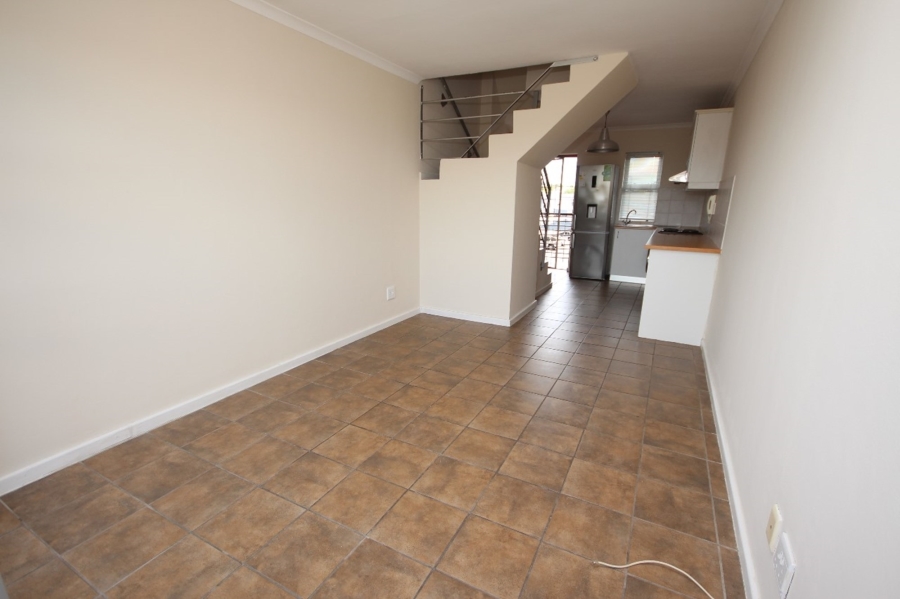 To Let 2 Bedroom Property for Rent in Uitzicht Western Cape